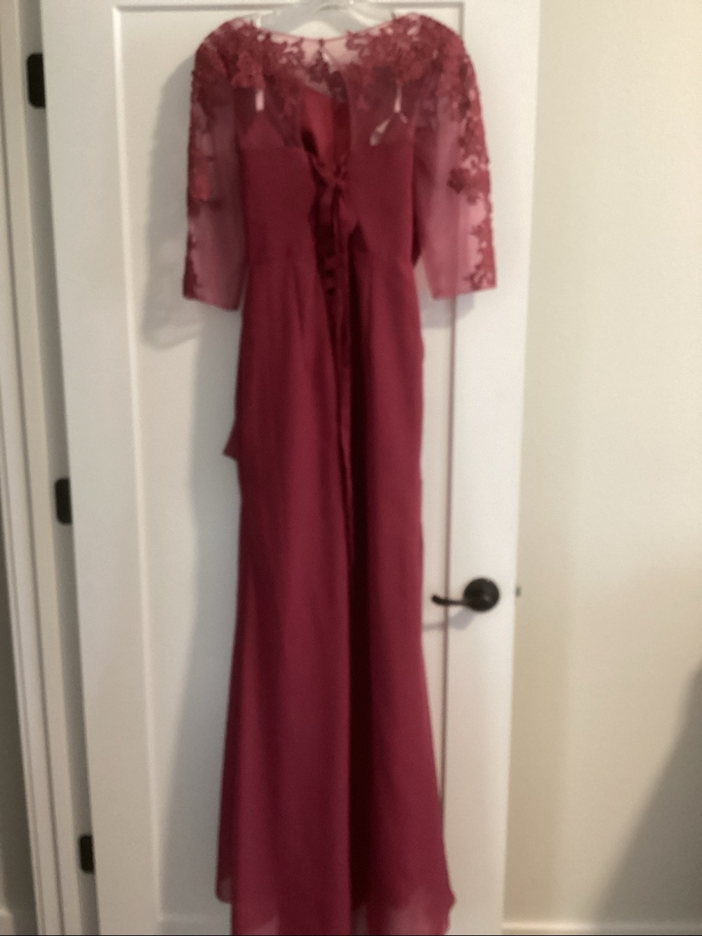 Elegant Lace-Accent Evening Dress in Wine - Picture 2 of 3
